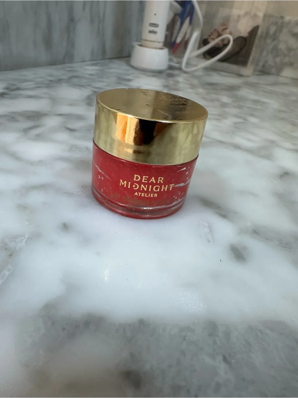 Atelier lip scrub